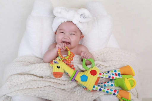 长岭宝宝眼眶发红 长岭宝宝眼眶发红